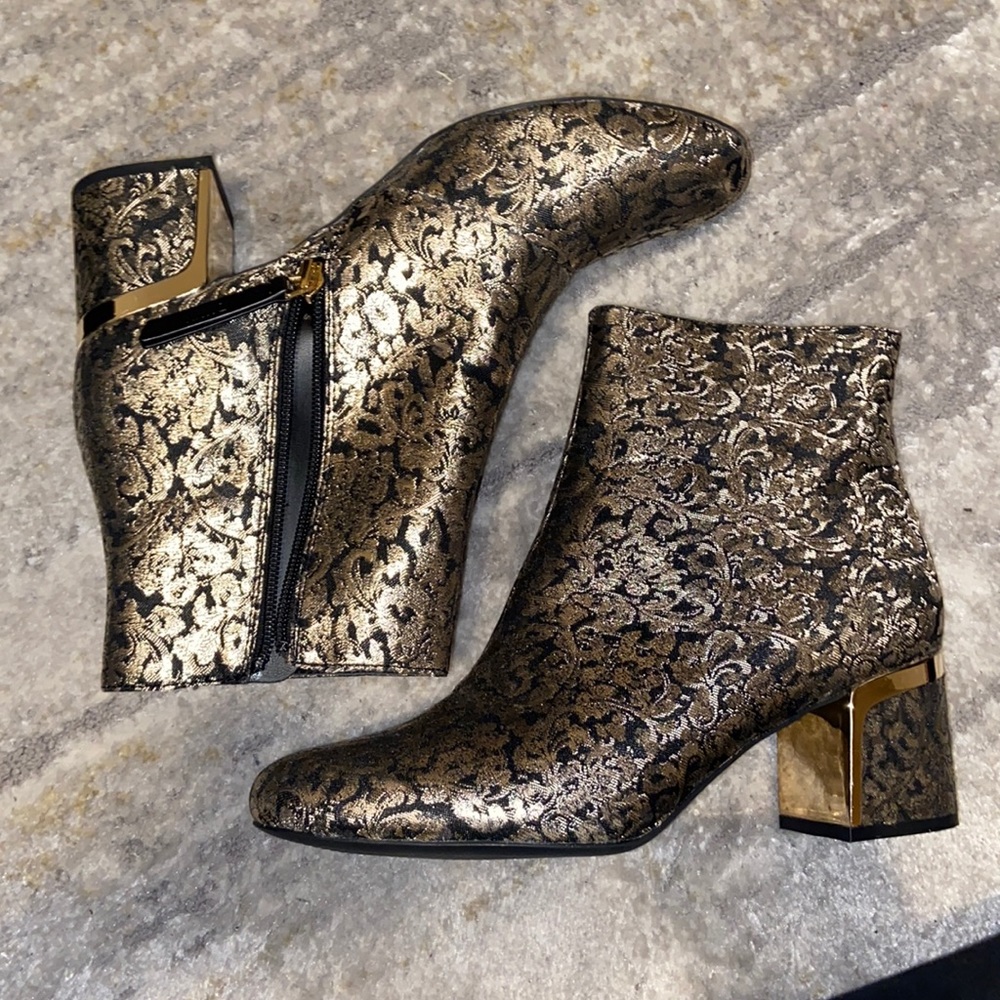 DKNY Corrie Ankle Boot